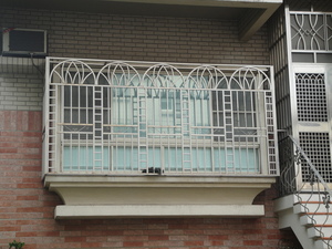 房屋整新修繕-不鏽鋼防盜窗設計安裝